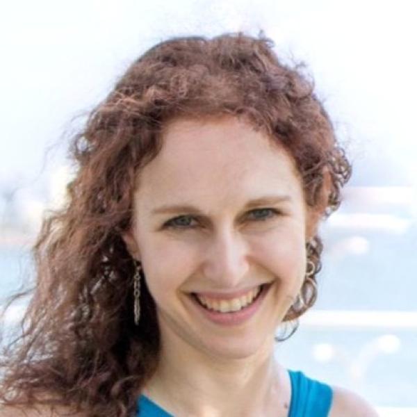 Jennie Bernstein headshot