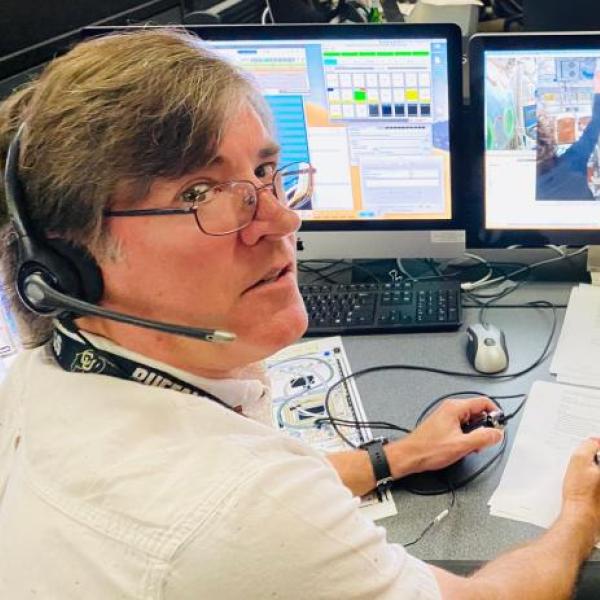 NASA-scientist alumnus takes quantum leap to ‘far-out science’