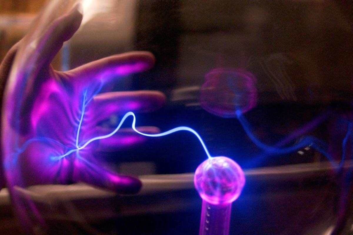 Center for Experiments on Quantum Materials