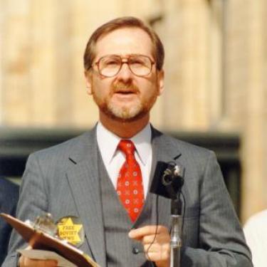 Image of Bill Cohen speaking