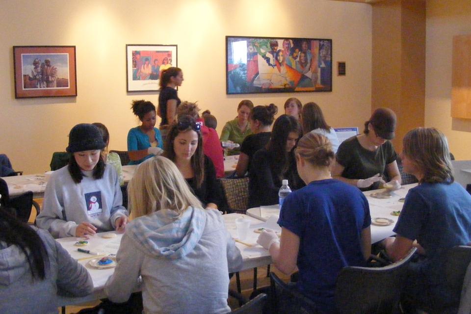 Picture of student taking a prainting class in the D S C C