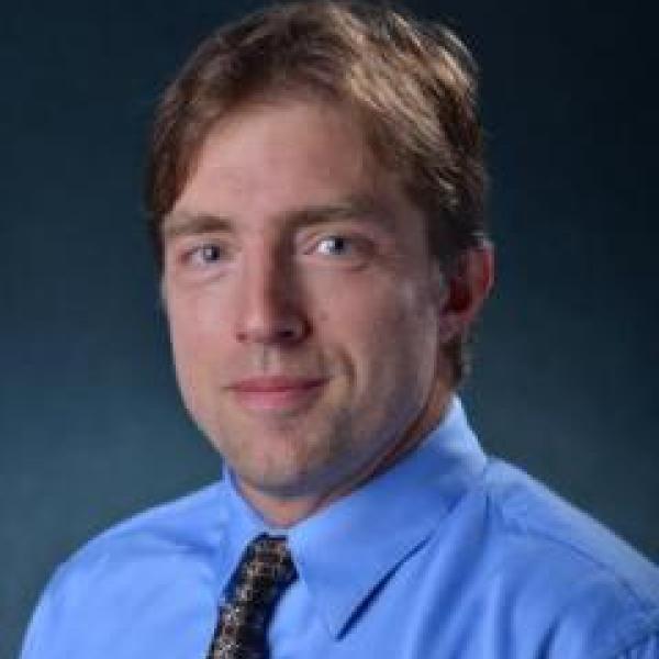Dennis Akos
