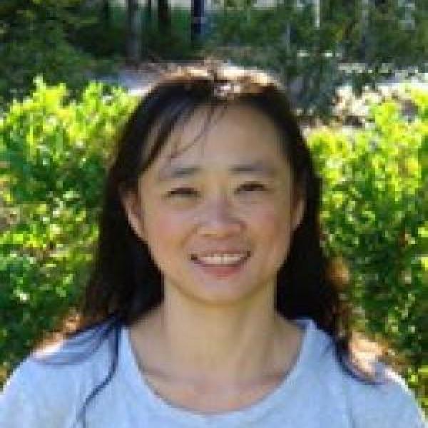 Jennifer Cha portrait outside 
