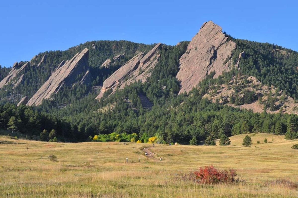 view of the mountains