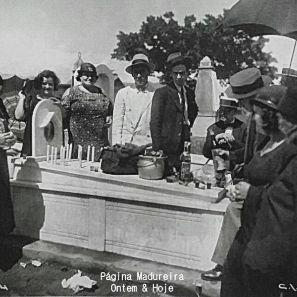 Mourning the Dead at Cemitério Israelita de Inhaúma ("Cemitério das Polacas"), Rio de Janiero, Brazil, 1934. Photo courtesy Felipe Parada