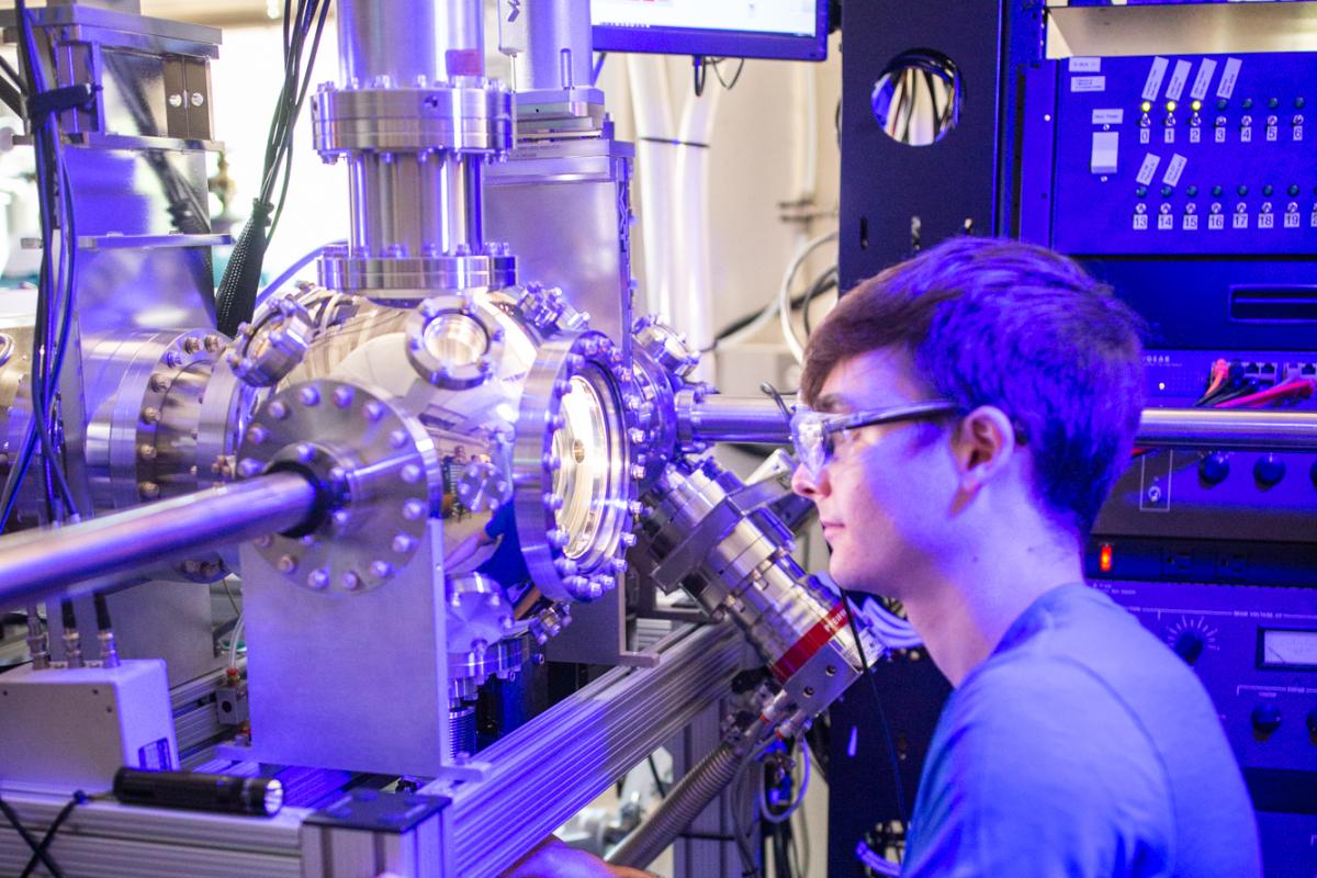 Ross Edel at ALD, ALE Reactor with <em>In Vacuo</em> AES; Atomic Layer Deposition, Atomic Layer Etching, Auger Electron Spectroscope