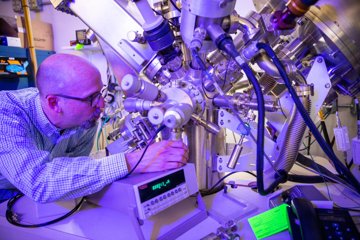 Andrew Cavanagh at the XPS; X-Ray Photoelectron Spectroscopy