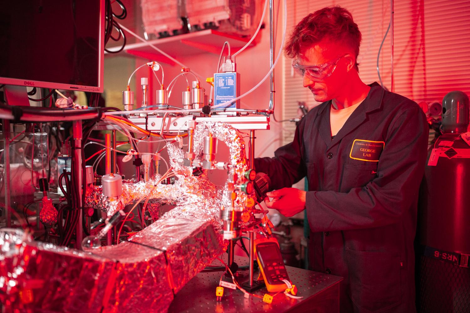 Marcel Junige at Hot-Wall Viscous-Flow Reactor with iSE; Atomic Layer Deposition, Atomic Layer Etching, In Situ, Spectroscopic Ellipsometry