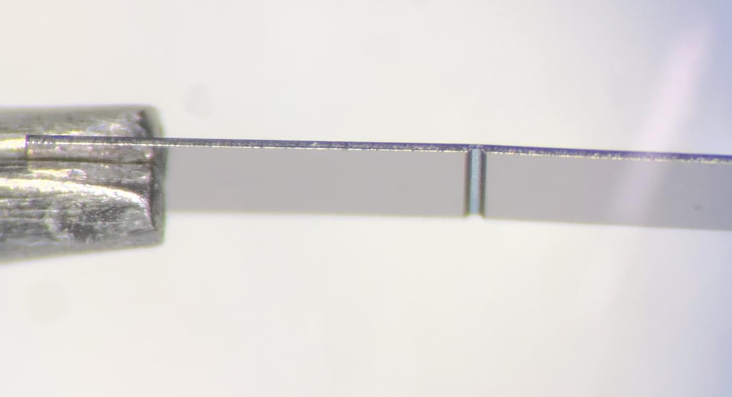 Hinge Zoomed