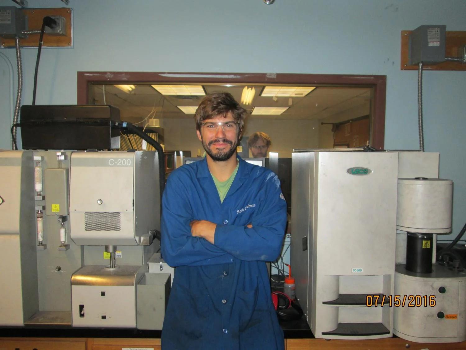 Boris next to the C-LECO and O/N LECO.