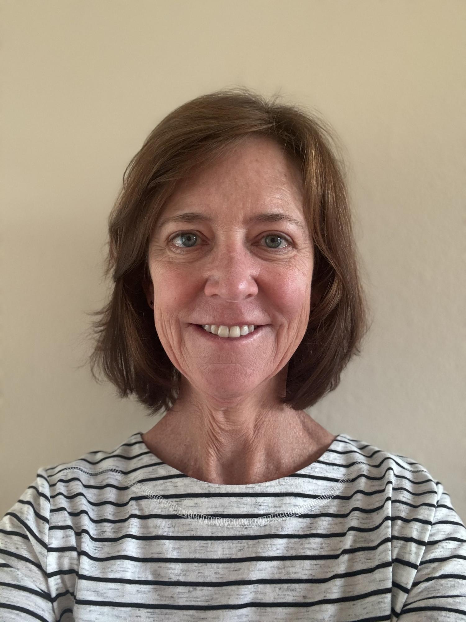 Debbie Lund Headshot