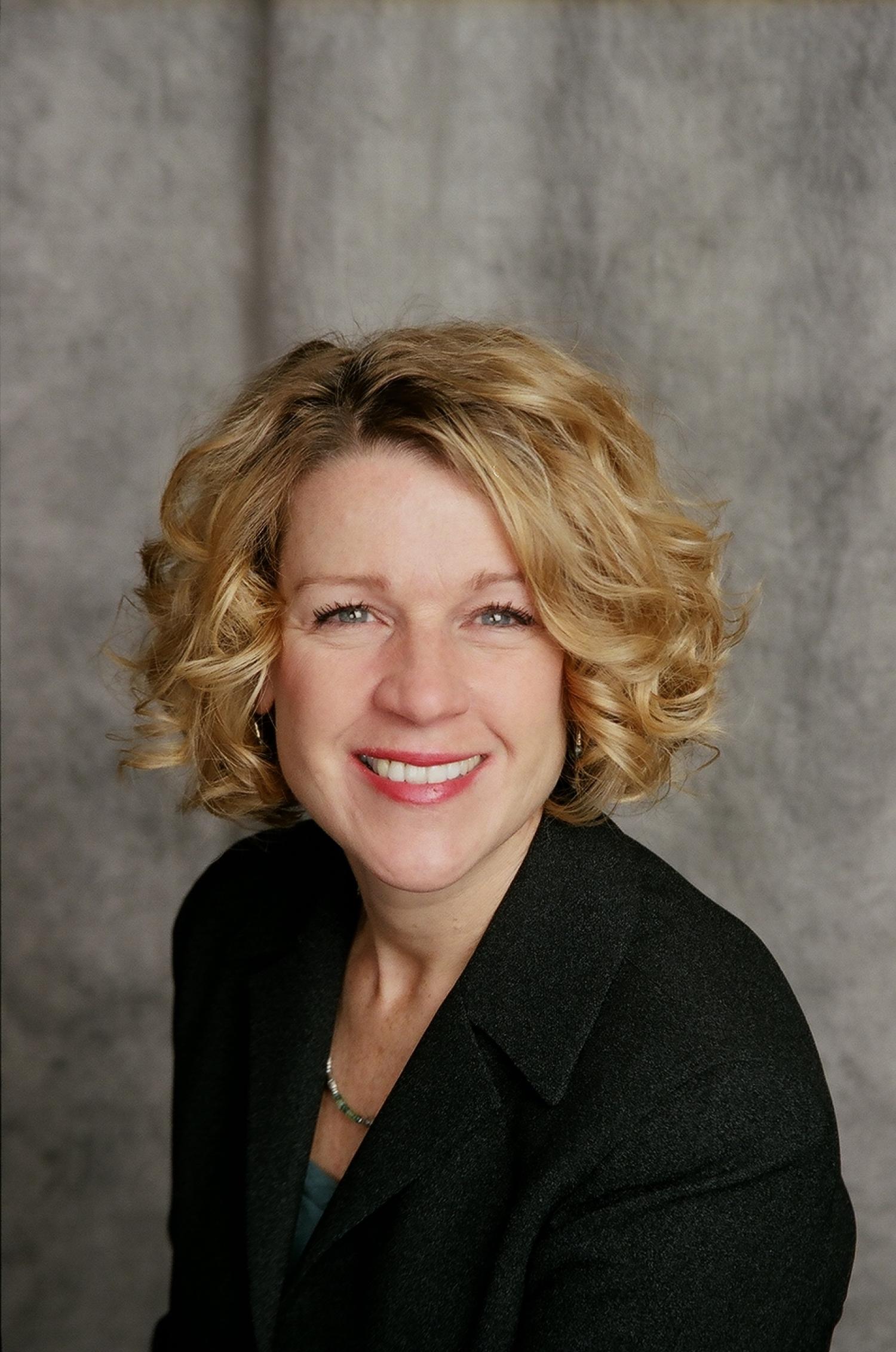 Susan Graf Headshot