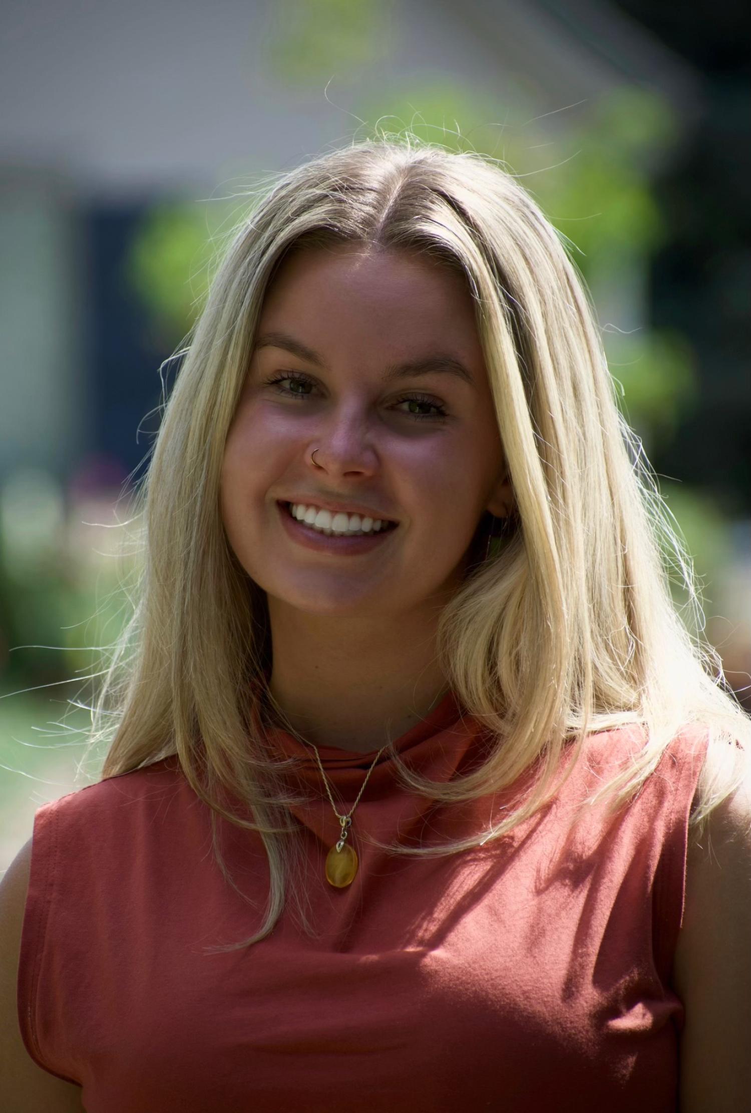 Rachel Warren Headshot