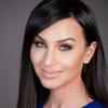 Molly Bloom Headshot