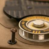 Wire spool on a magnetic wire recorder