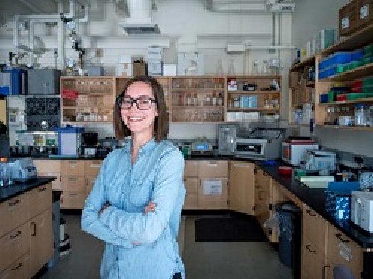 masp student in lab