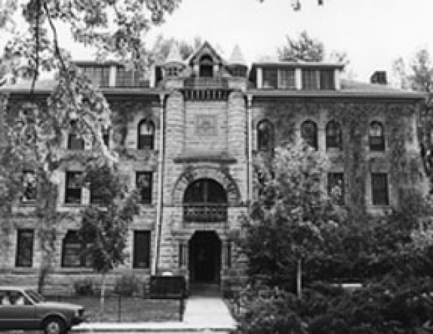 photo of Woodbury building