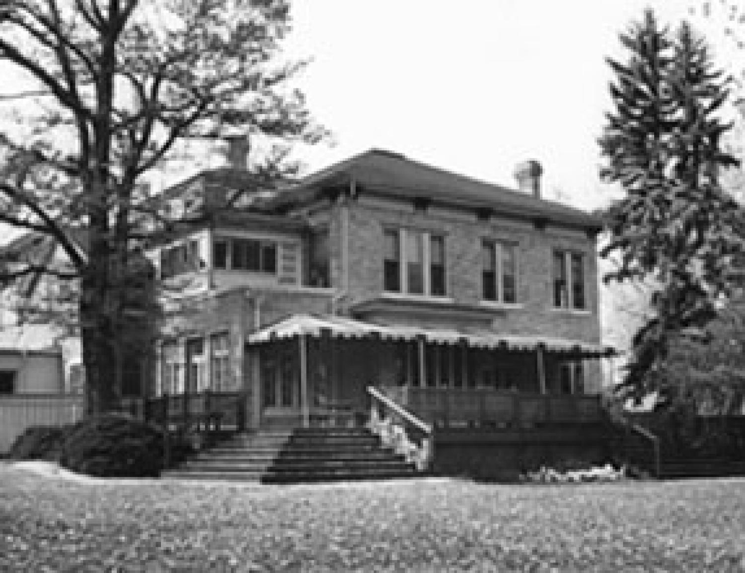 photo of Koenig Alumni Center