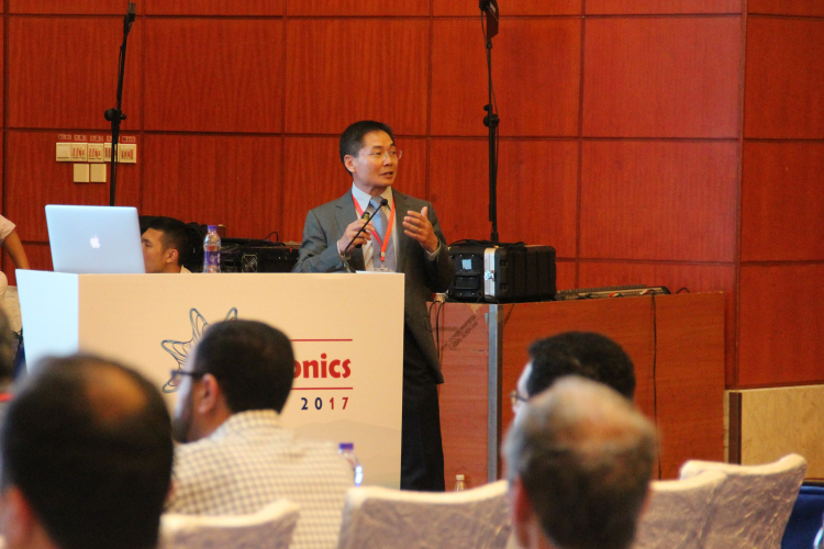 Baowen Li speaking at the conference.