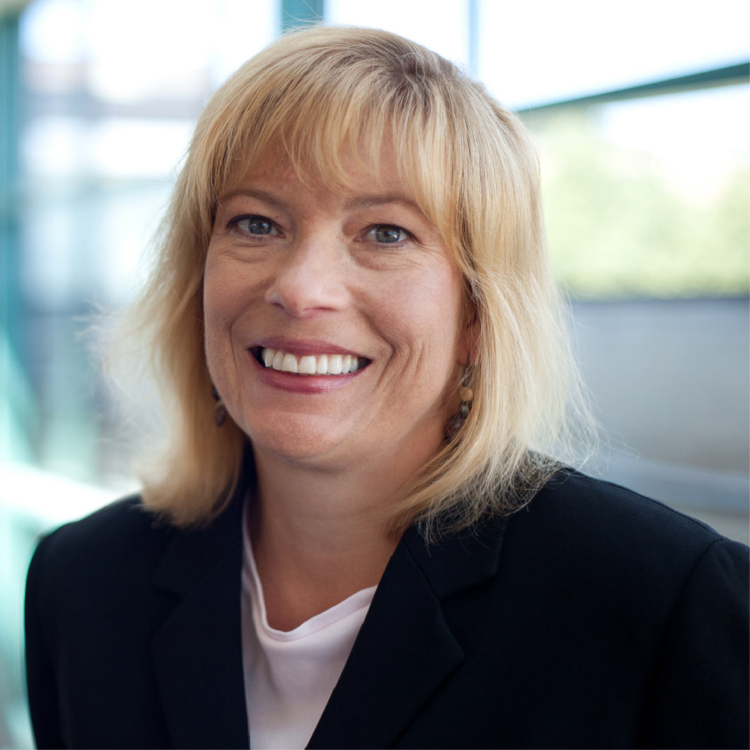 Ellen Arruda headshot