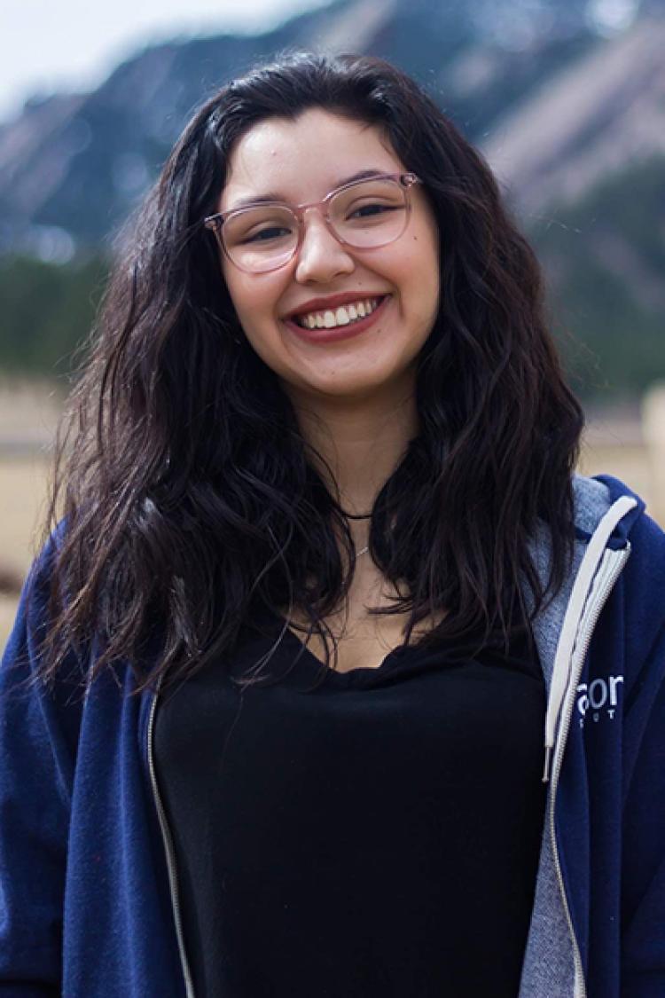 Paula Pérez headshot