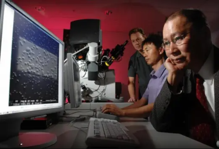 YC Lee and students