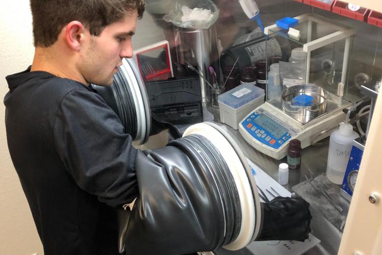 Simon Hafner in battery lab