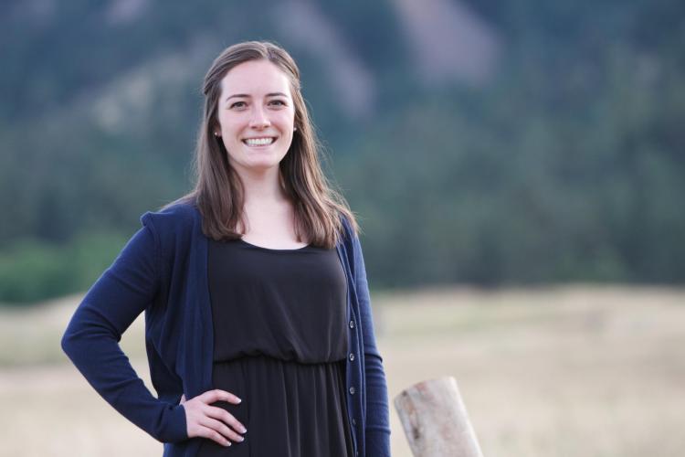 Katie Simon headshot