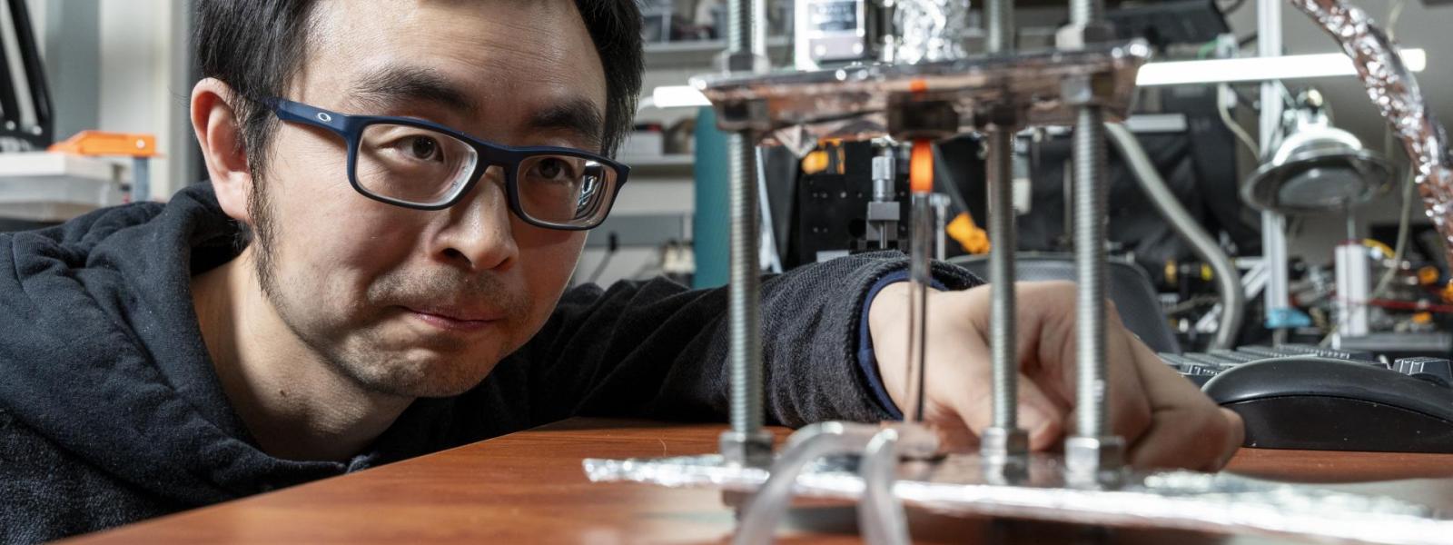 Longji Cui in the lab.