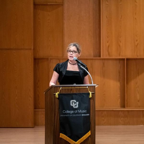 Leigh Holman introduces performers