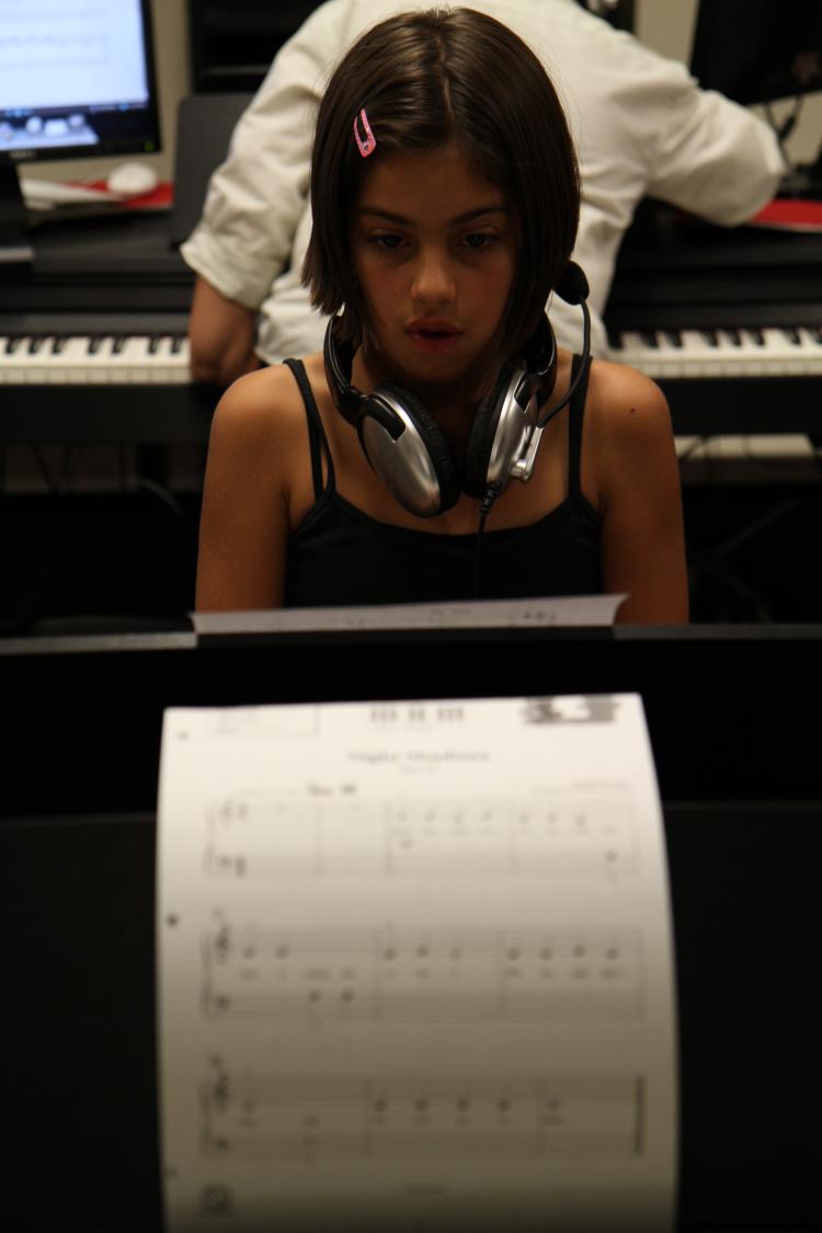 piano for dreamers student at piano