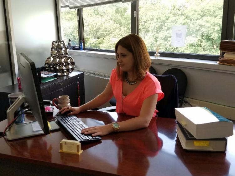 edain at her desk