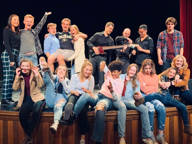edges cast on stage