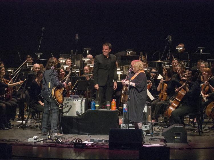 indigo girls with the orchestra and gary