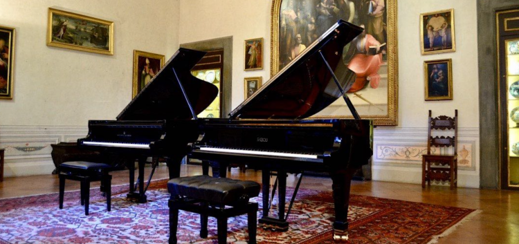 Two pianos side by side in Siena