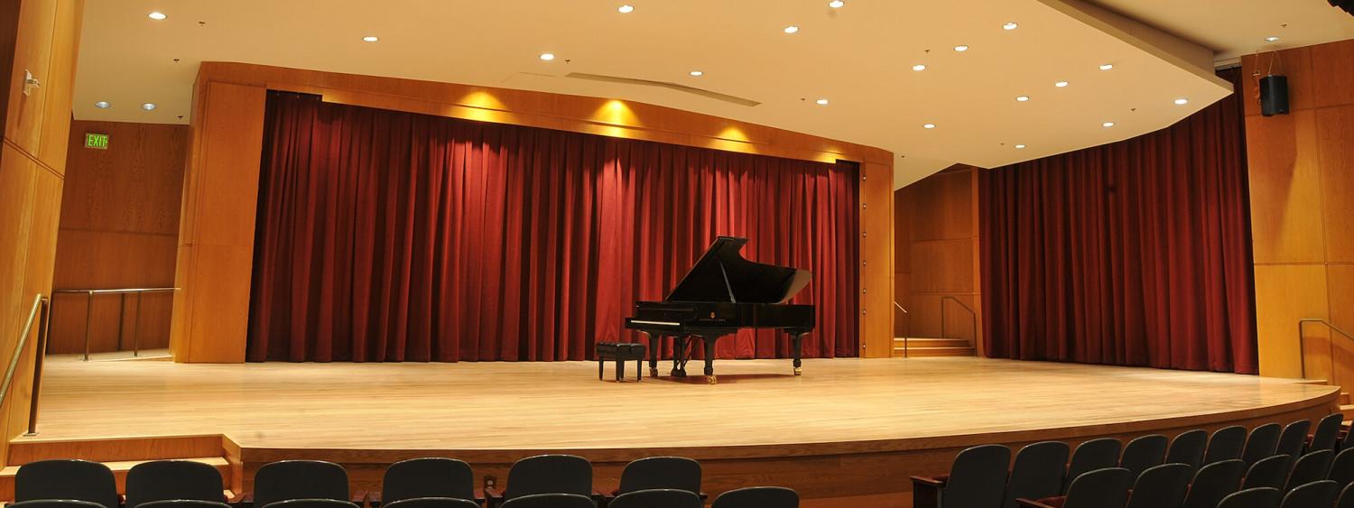 grusin stage with a piano