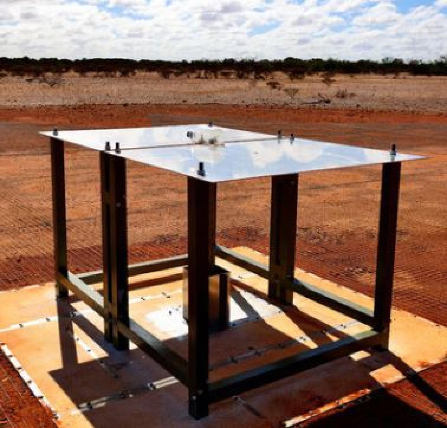 The EDGES ground-based radio spectrometer