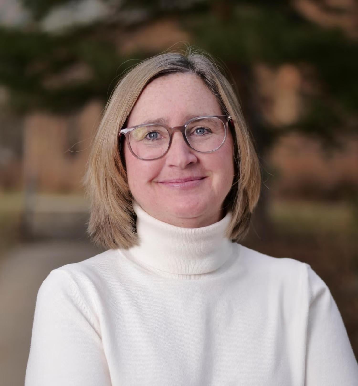 Maggie Reuter headshot