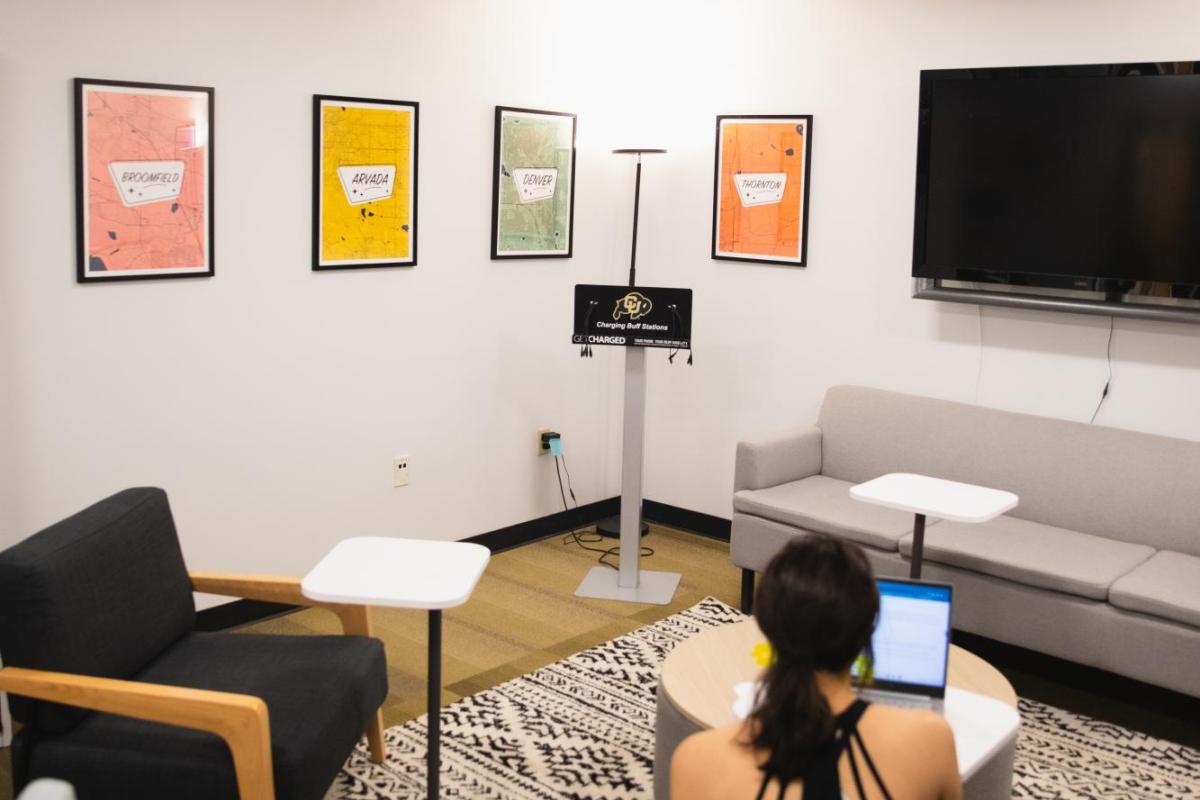 Commuter Lounge