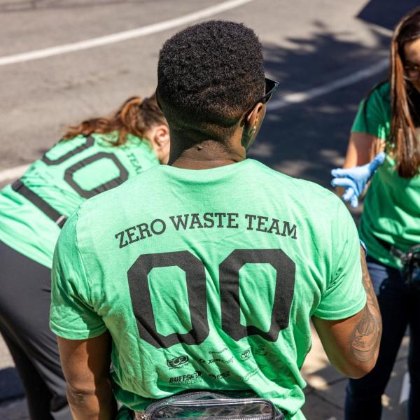 Students volunteering at move out
