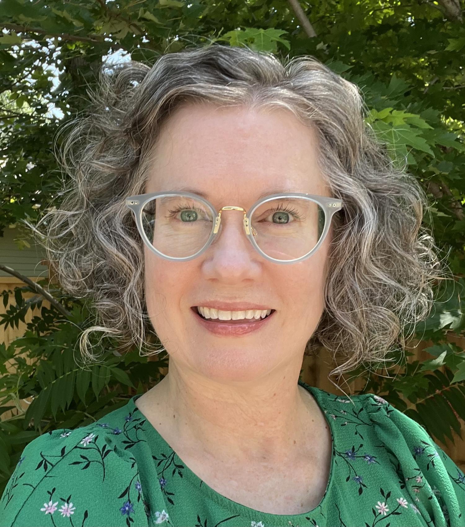 Headshot photo of Shelly Bacon