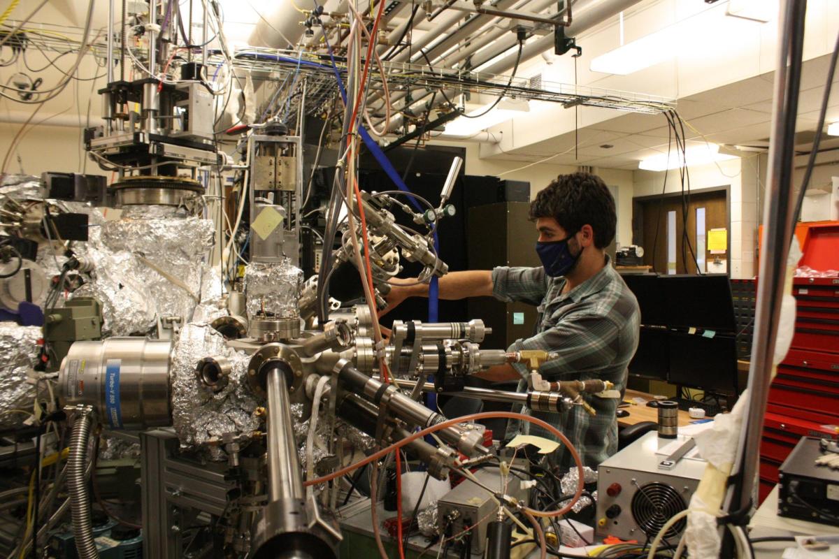 Student working in Dessau Lab