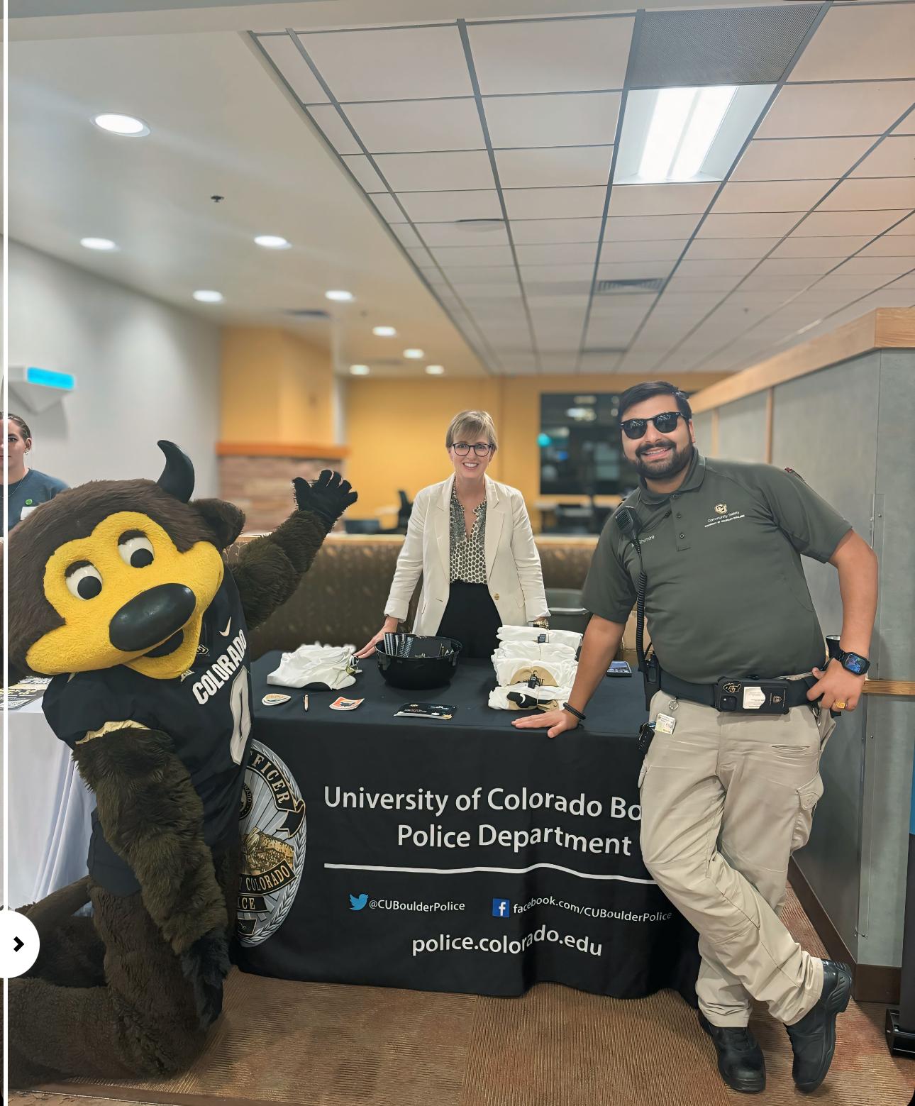 CUPD and CSPV tabling at fall welcome event