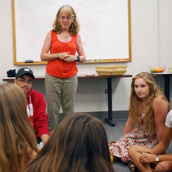 SASC Program Coordinator Karen Wyatt talks to students during the Academic Skills I class. (Photo by Gabe Rodriguez/University of Colorado Boulder)
