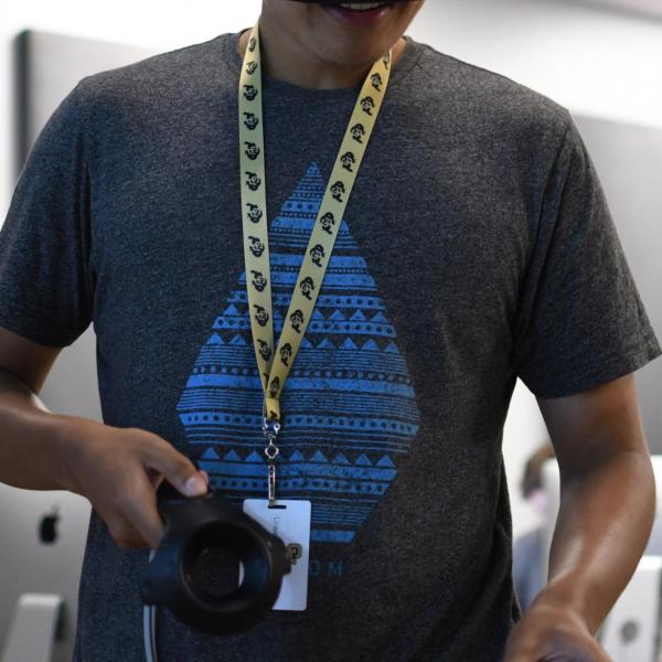 Austin Mann uses a virtual reality headset during a DCMP session.