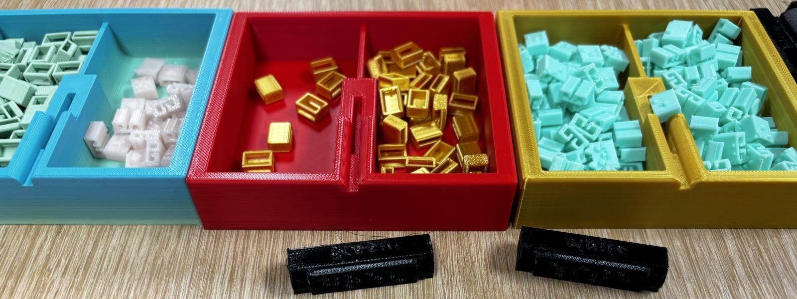 trays of bracelet connectors