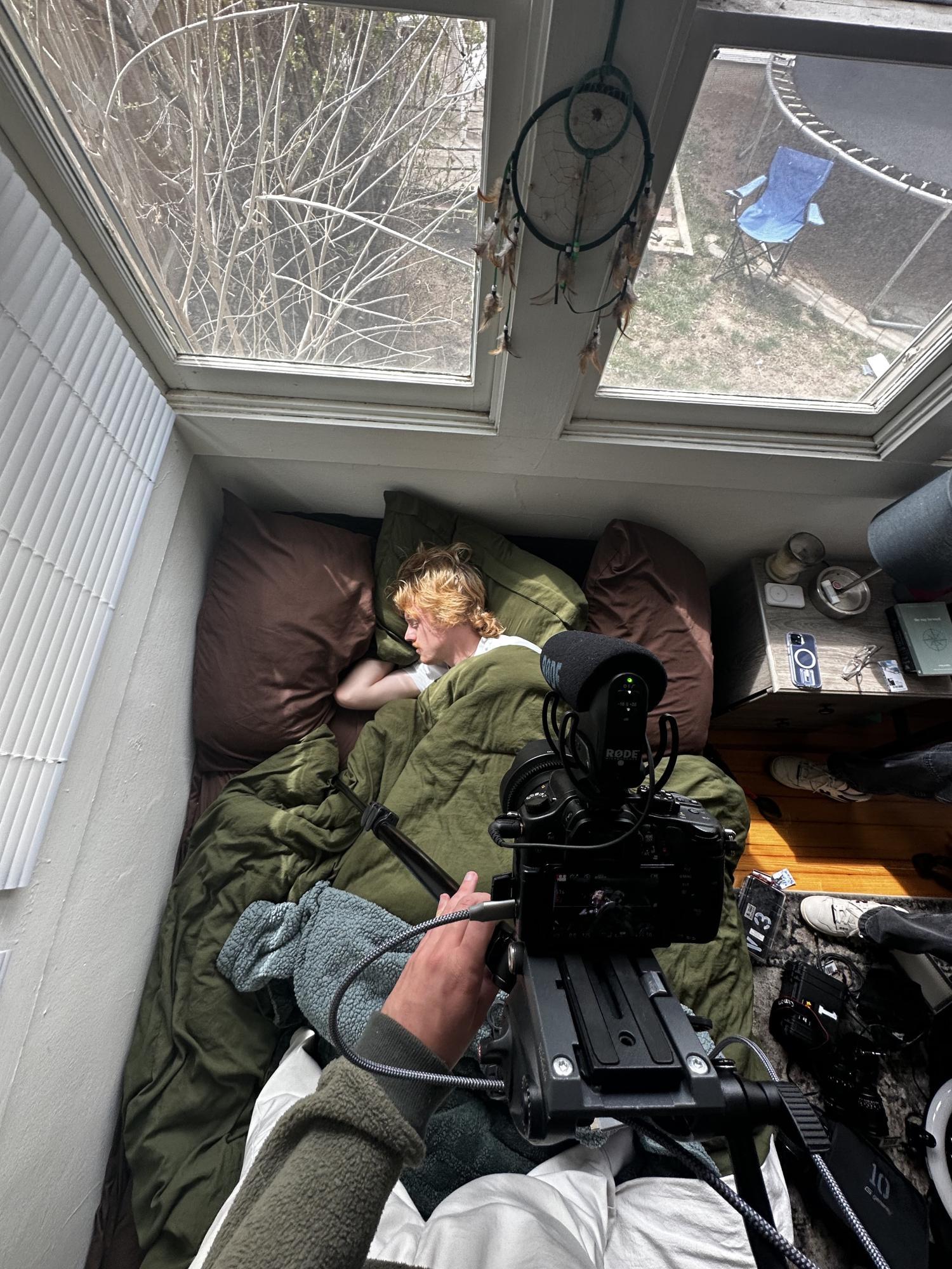 Behind the scenes of Logans waking up shot