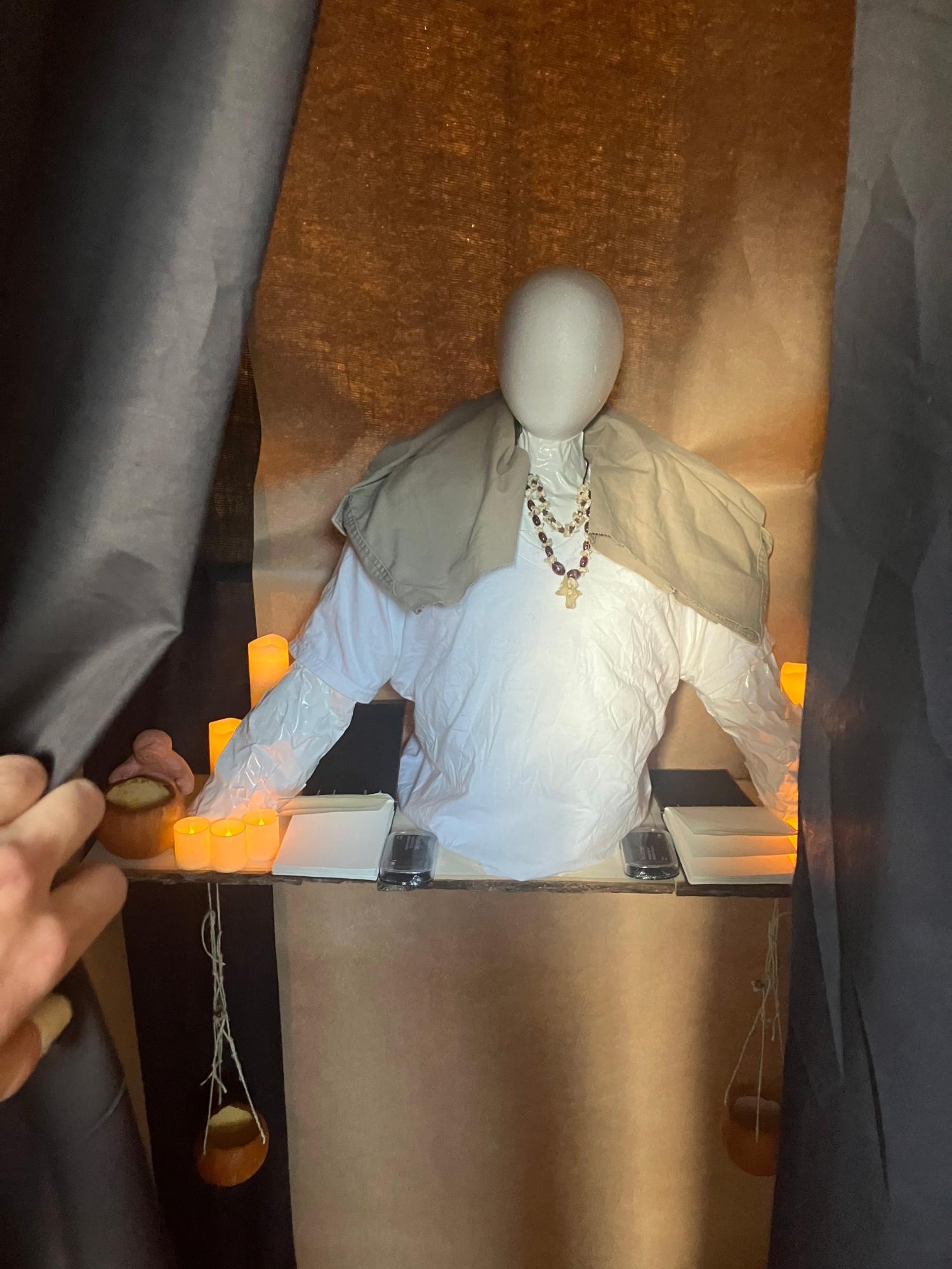 mannequin in religious clothing