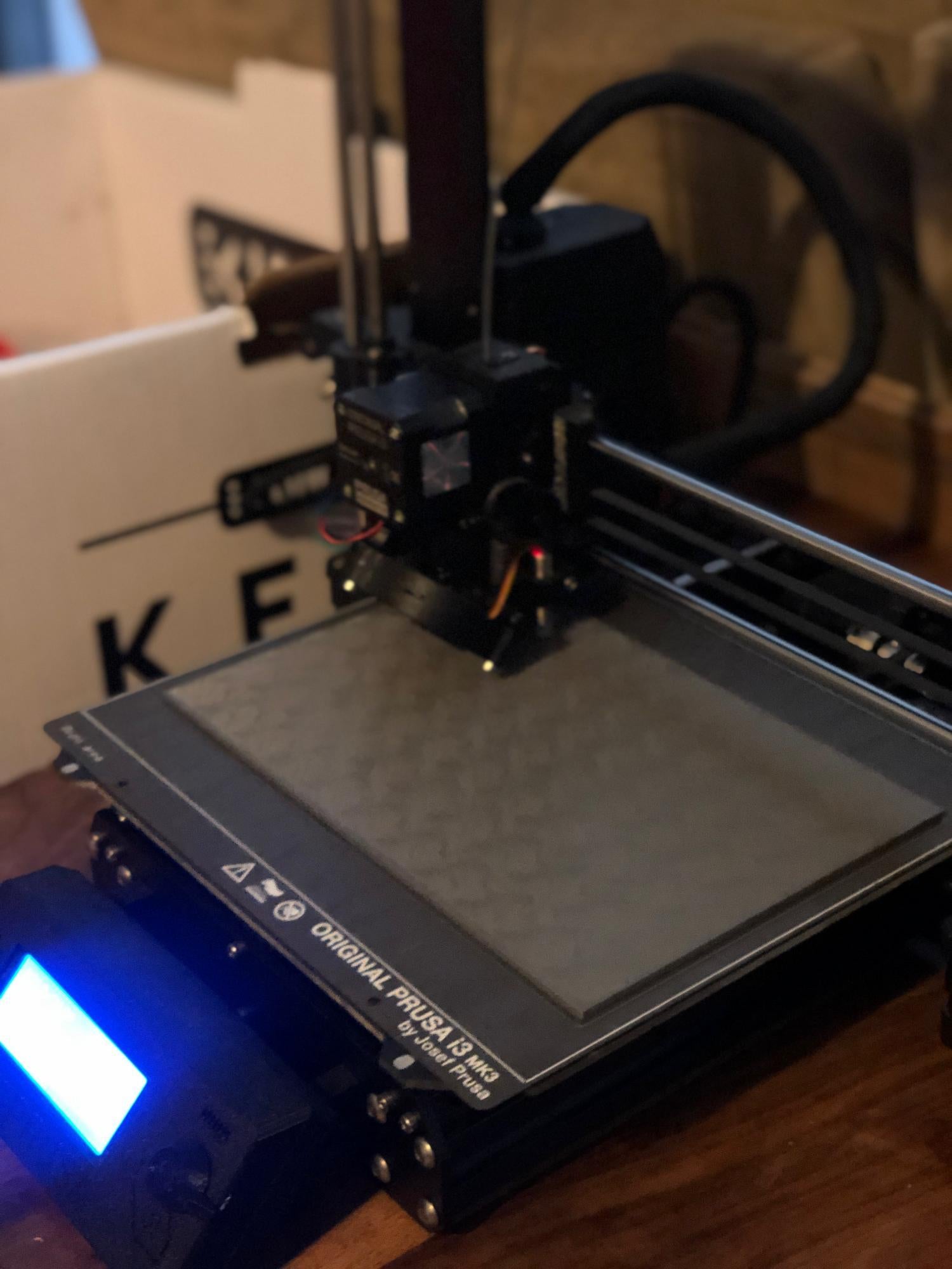 A 3D printer machine casting plastic