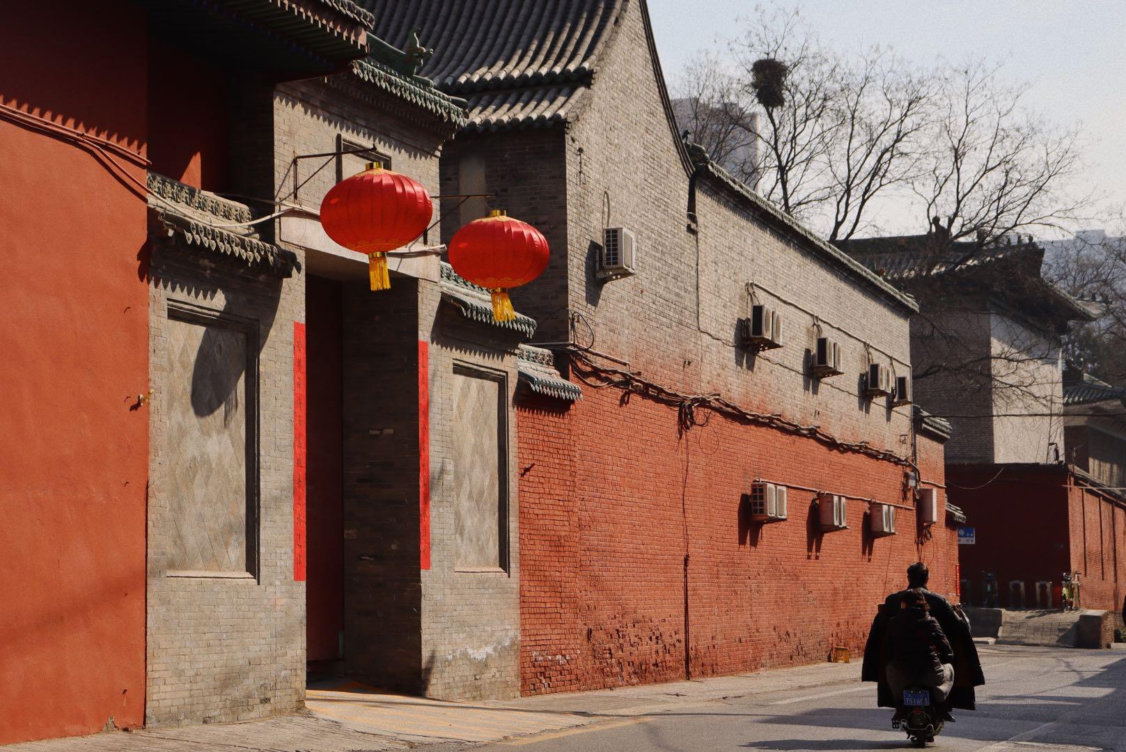 Wall with red lanterns